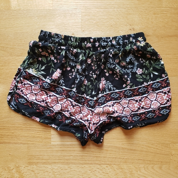 Pink Republic Shorts - Picture 3 of 6